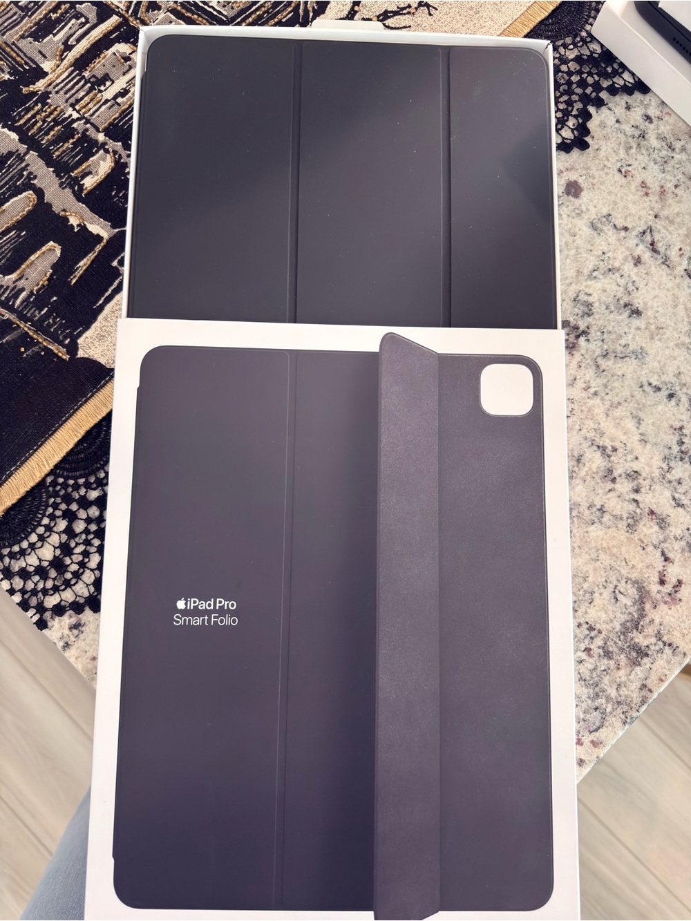 Apple iPad Pro Smart Folio in Black